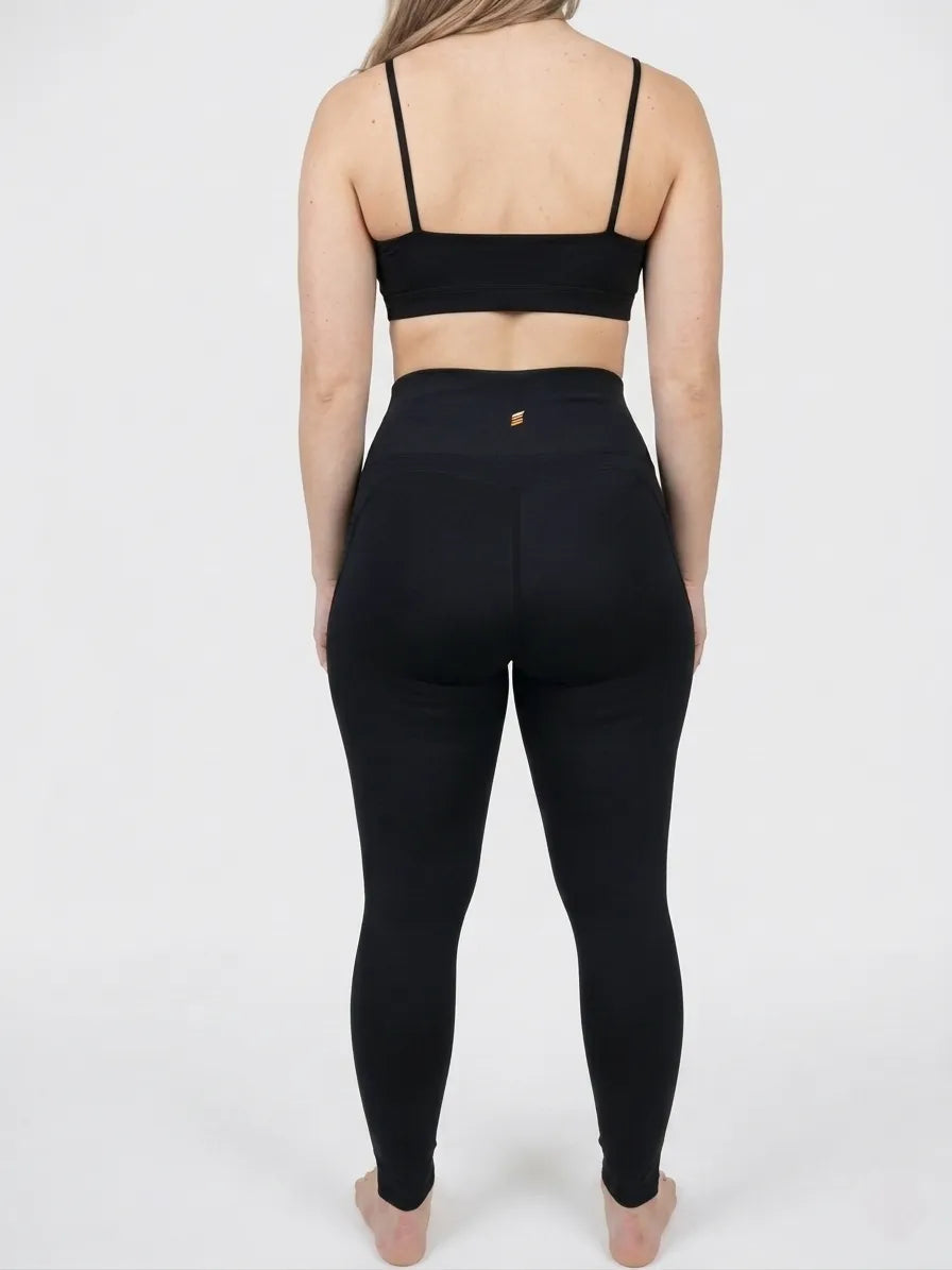 Schwarze High-Waist Leggings mit Seitentaschen, blickdicht und tierhaarfrei, ideal für Sport und Alltag