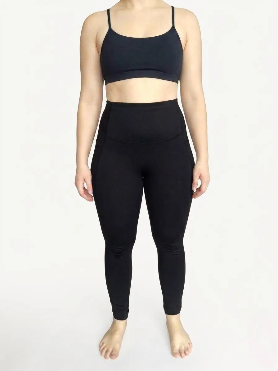 Schwarze High-Waist Leggings mit Seitentaschen, blickdicht und tierhaarfrei, ideal für Sport und Alltag
