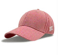 Rosa Baseballcap mit weißem Logo, ideal für Sport und Alltag